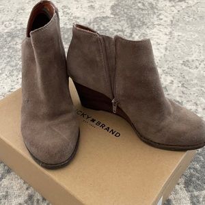 Lucky brand wedge booties in brindle suede